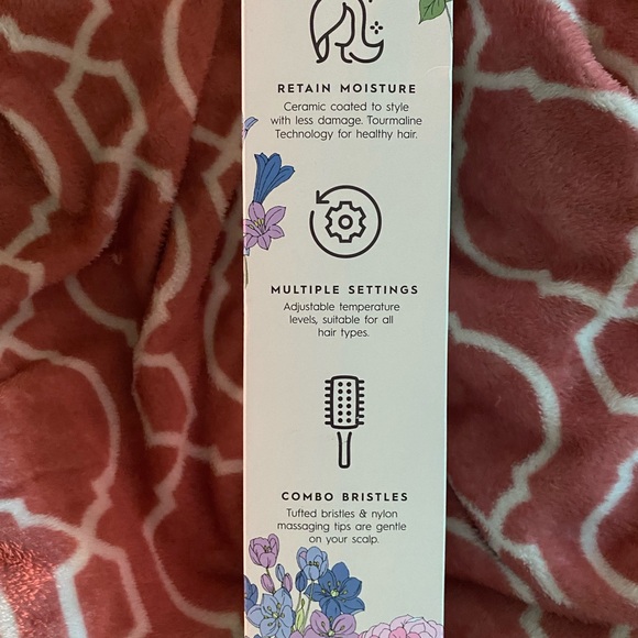 Laura Ashley Style Dryer Brush - Picture 2 of 3